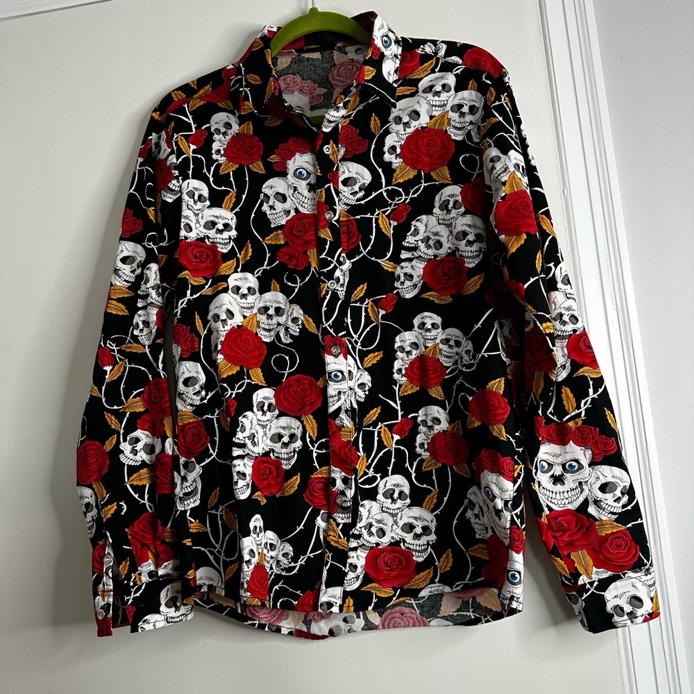 Men’s Small Rose and Skull Button Down. Silver Buttons. Dia De Los Muertos.